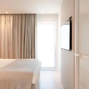  Appartement Designappartement Met Zijdelings Zicht Op Zee